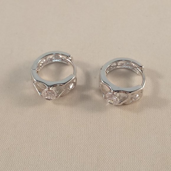 925 Silver Carved Diamond Zircon Hoop Huggie Earrings 14x5mm .25ctw Party Gift - Picture 4 of 5